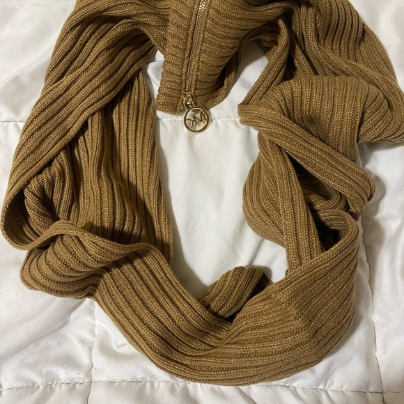 Michael Kors Tan Ribbed Women's Sweater - Picture 1 of 7